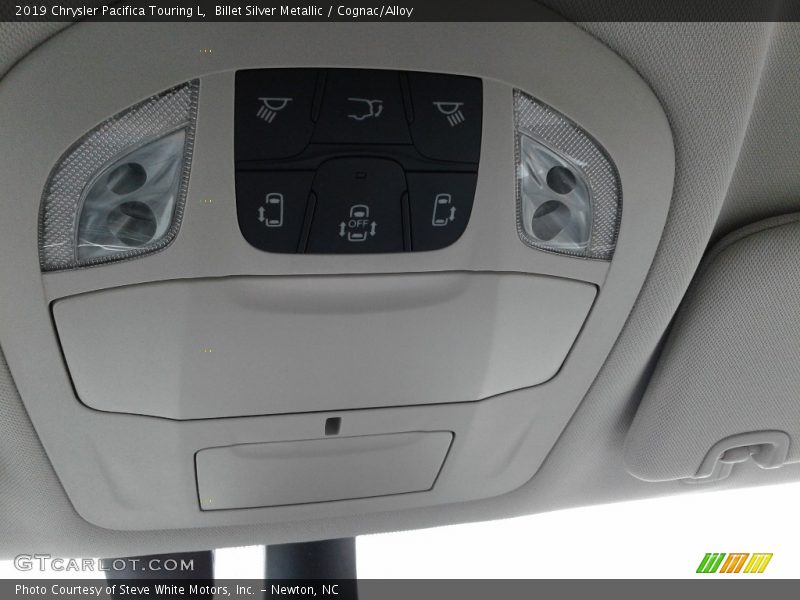 Billet Silver Metallic / Cognac/Alloy 2019 Chrysler Pacifica Touring L