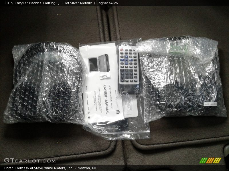 Billet Silver Metallic / Cognac/Alloy 2019 Chrysler Pacifica Touring L