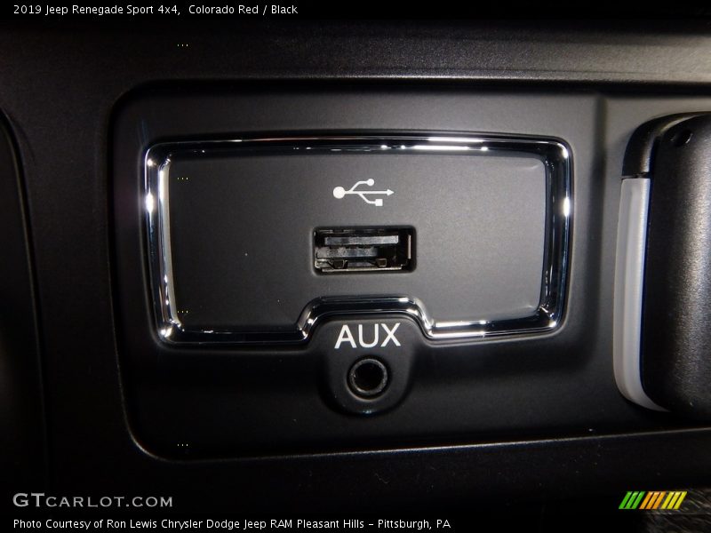 Colorado Red / Black 2019 Jeep Renegade Sport 4x4