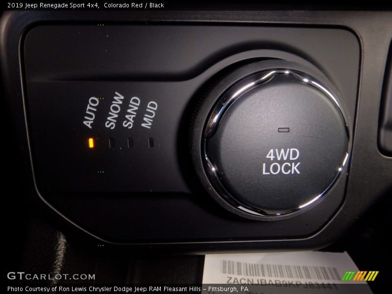 Colorado Red / Black 2019 Jeep Renegade Sport 4x4