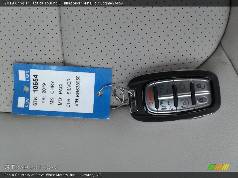 Billet Silver Metallic / Cognac/Alloy 2019 Chrysler Pacifica Touring L