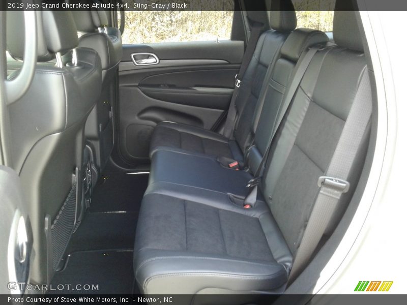 Sting-Gray / Black 2019 Jeep Grand Cherokee Altitude 4x4
