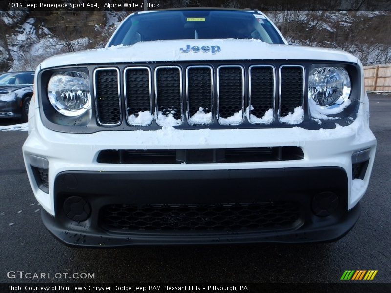 Alpine White / Black 2019 Jeep Renegade Sport 4x4
