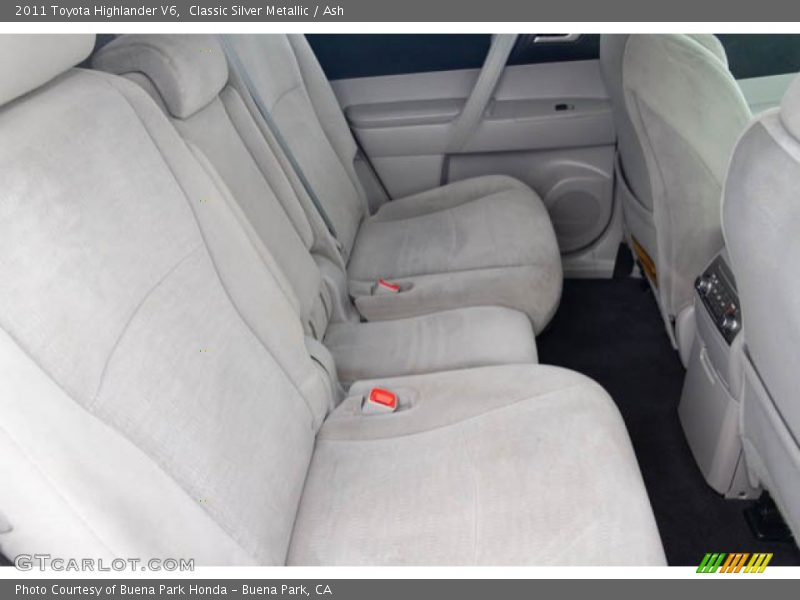 Classic Silver Metallic / Ash 2011 Toyota Highlander V6