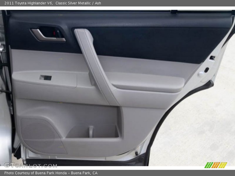 Classic Silver Metallic / Ash 2011 Toyota Highlander V6