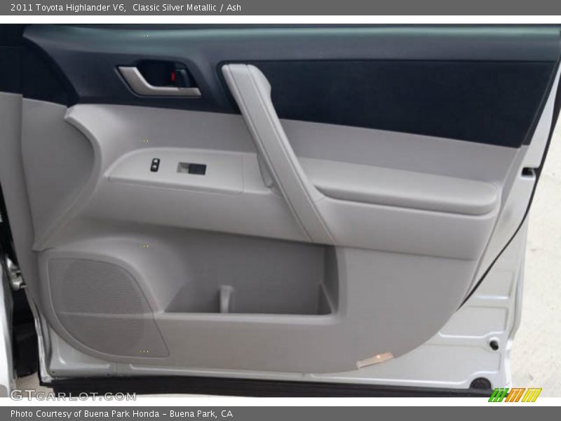 Classic Silver Metallic / Ash 2011 Toyota Highlander V6