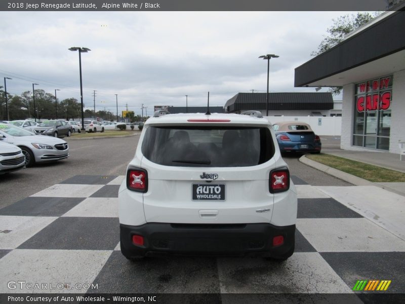 Alpine White / Black 2018 Jeep Renegade Latitude