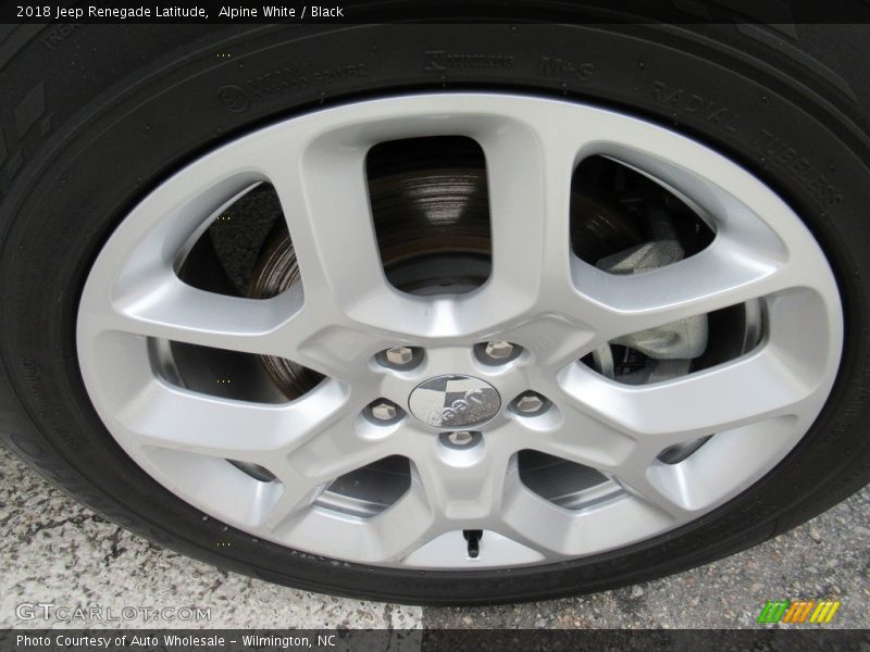 Alpine White / Black 2018 Jeep Renegade Latitude