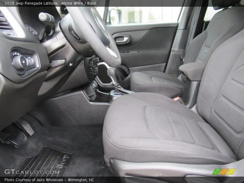 Alpine White / Black 2018 Jeep Renegade Latitude