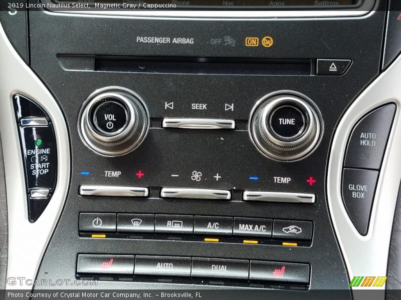 Magnetic Gray / Cappuccino 2019 Lincoln Nautilus Select