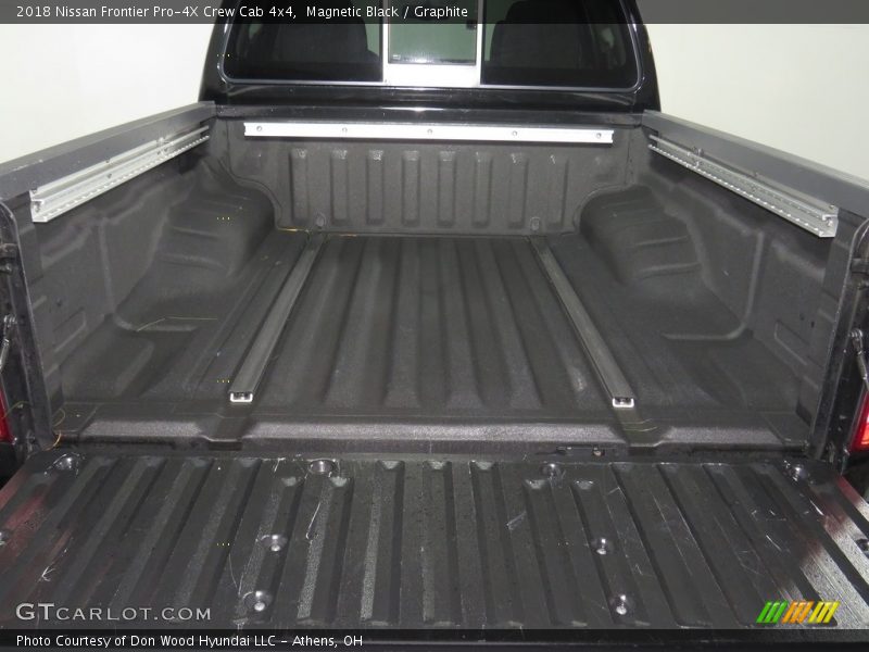 Magnetic Black / Graphite 2018 Nissan Frontier Pro-4X Crew Cab 4x4