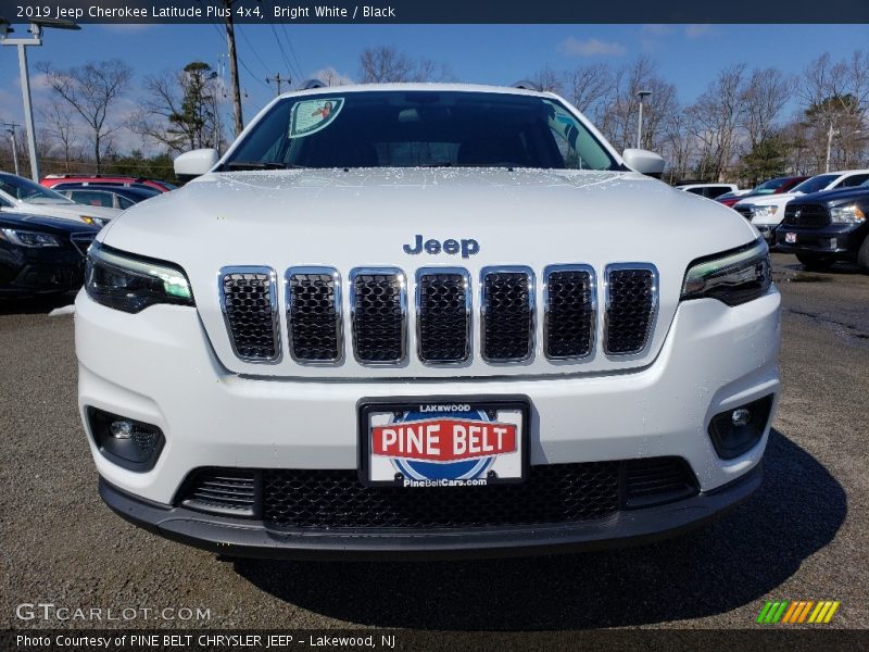 Bright White / Black 2019 Jeep Cherokee Latitude Plus 4x4