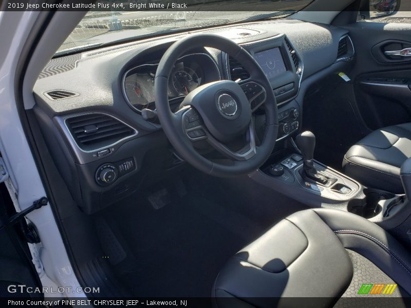 Bright White / Black 2019 Jeep Cherokee Latitude Plus 4x4