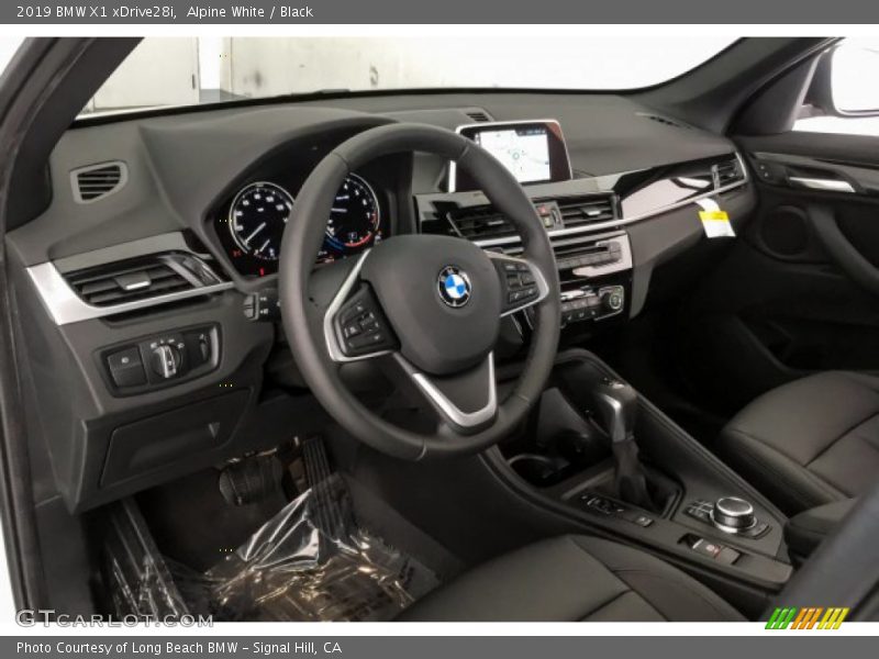 Alpine White / Black 2019 BMW X1 xDrive28i