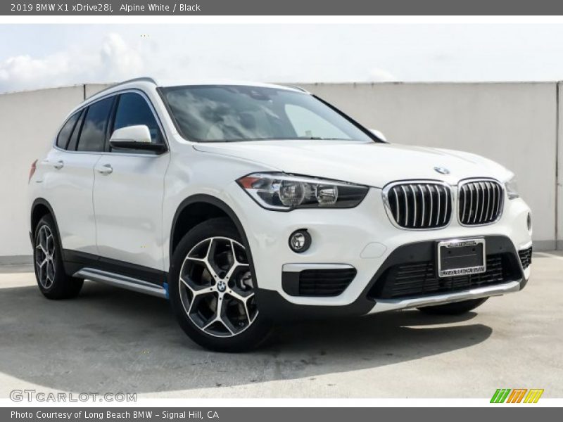 Front 3/4 View of 2019 X1 xDrive28i