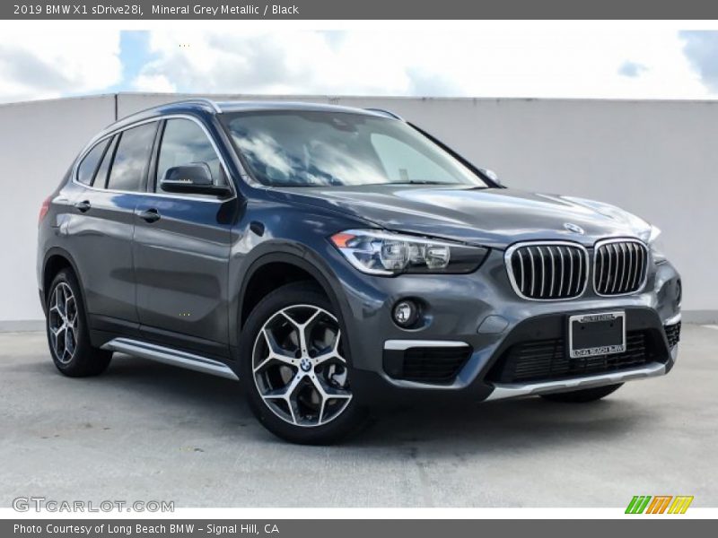 Mineral Grey Metallic / Black 2019 BMW X1 sDrive28i