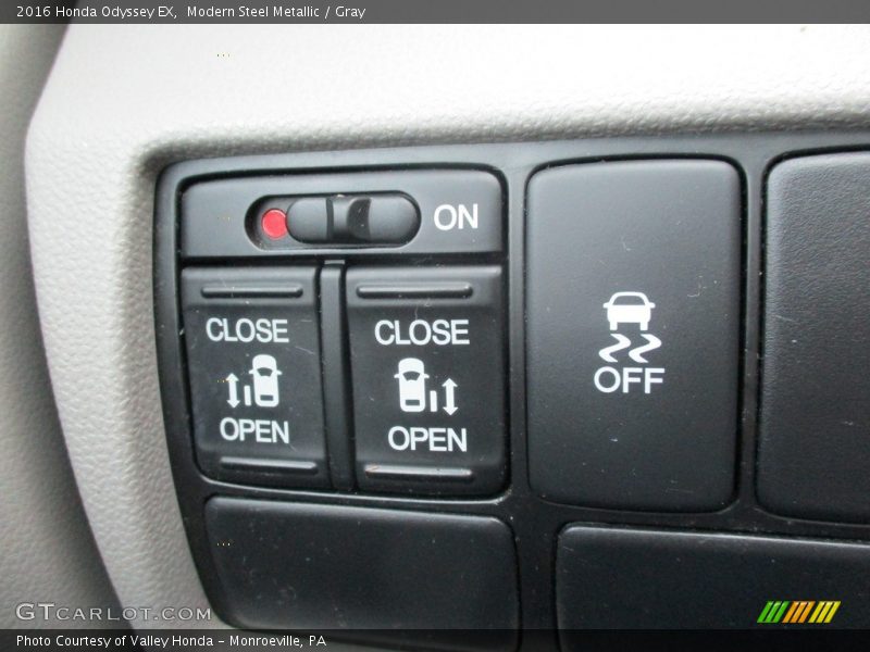 Modern Steel Metallic / Gray 2016 Honda Odyssey EX