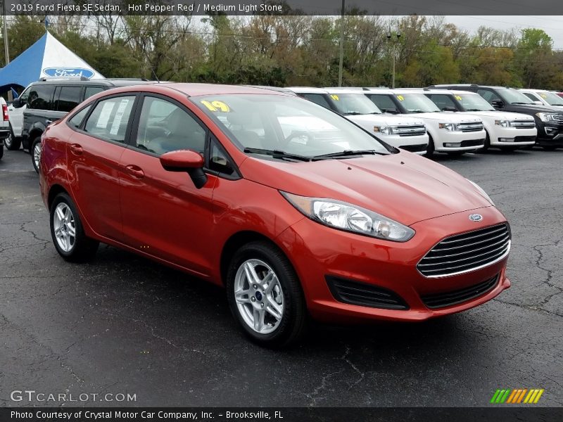 Front 3/4 View of 2019 Fiesta SE Sedan