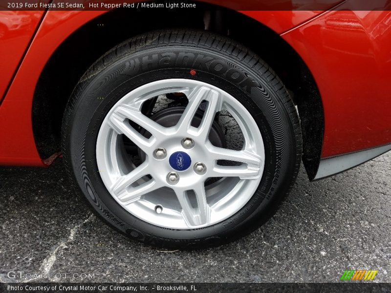 Hot Pepper Red / Medium Light Stone 2019 Ford Fiesta SE Sedan