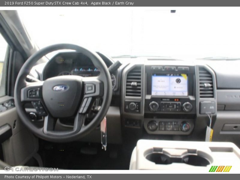 Agate Black / Earth Gray 2019 Ford F250 Super Duty STX Crew Cab 4x4