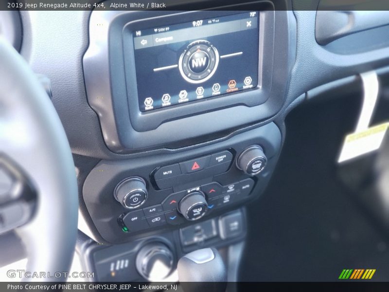 Alpine White / Black 2019 Jeep Renegade Altitude 4x4