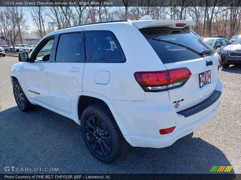 Bright White / Black 2019 Jeep Grand Cherokee Altitude 4x4