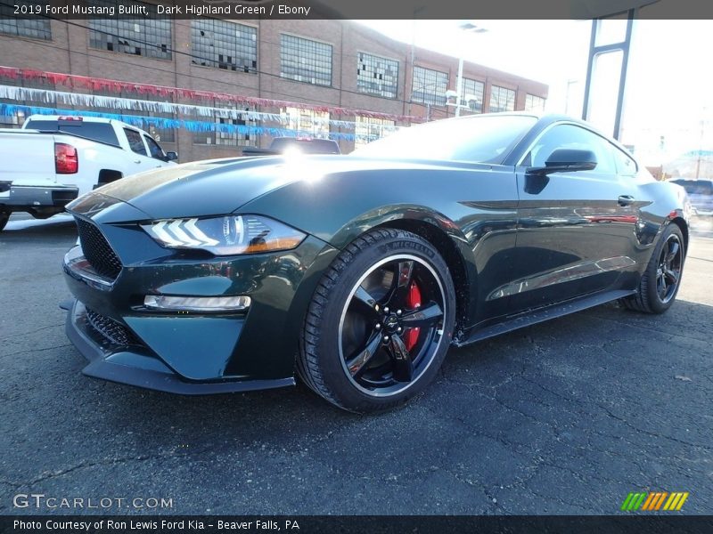 Front 3/4 View of 2019 Mustang Bullitt