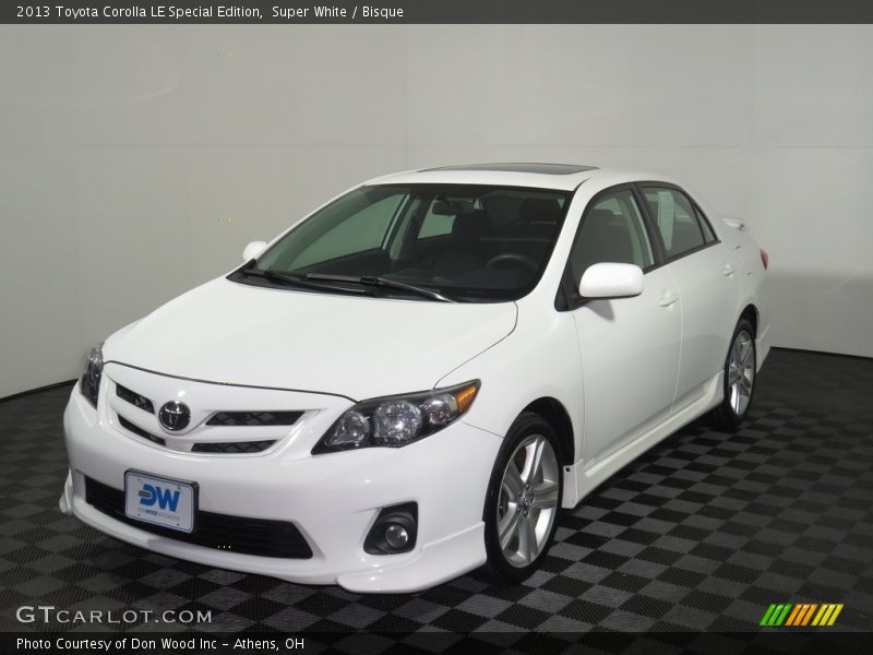 Super White / Bisque 2013 Toyota Corolla LE Special Edition