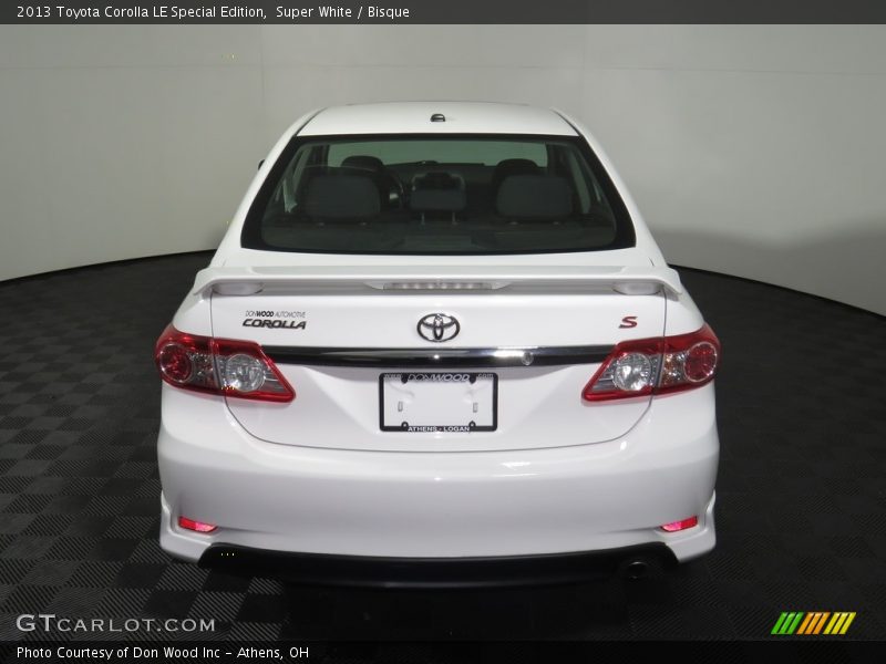 Super White / Bisque 2013 Toyota Corolla LE Special Edition