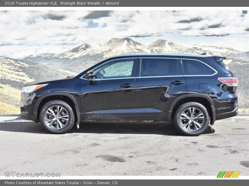 Midnight Black Metallic / Almond 2016 Toyota Highlander XLE