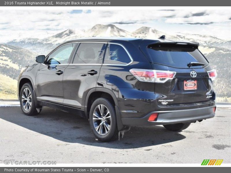 Midnight Black Metallic / Almond 2016 Toyota Highlander XLE
