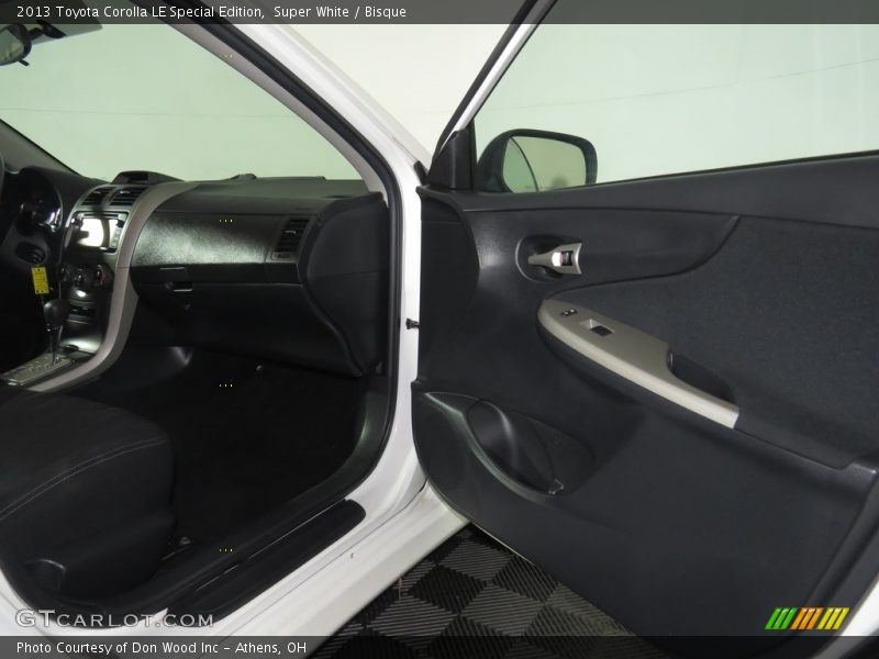 Super White / Bisque 2013 Toyota Corolla LE Special Edition