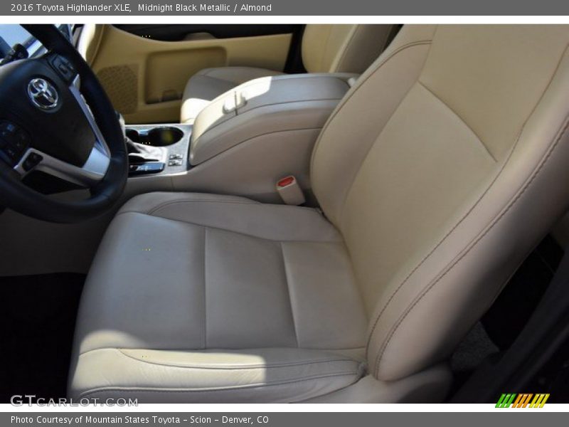 Midnight Black Metallic / Almond 2016 Toyota Highlander XLE