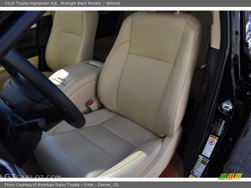 Midnight Black Metallic / Almond 2016 Toyota Highlander XLE