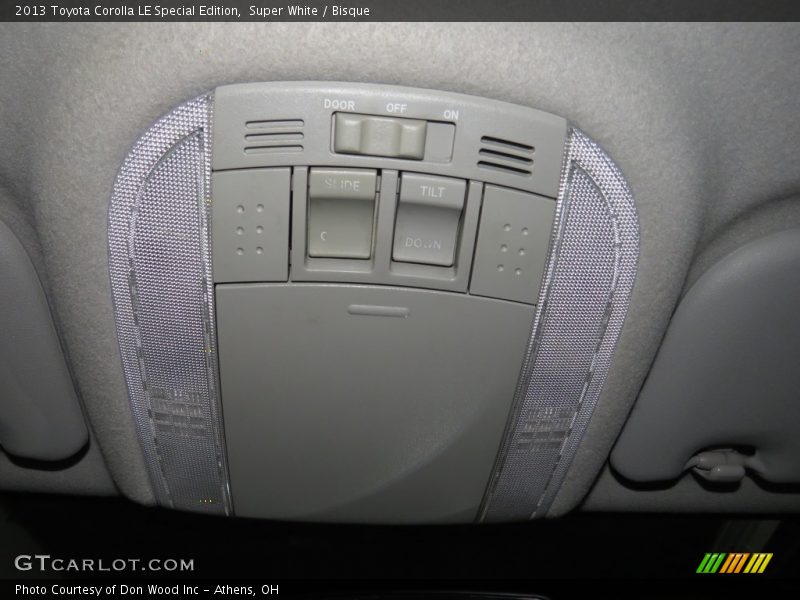 Super White / Bisque 2013 Toyota Corolla LE Special Edition