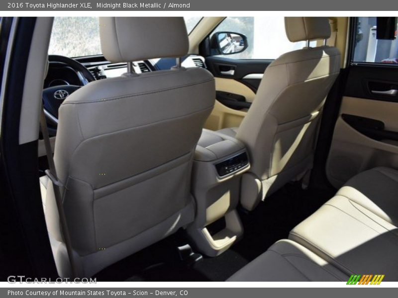 Midnight Black Metallic / Almond 2016 Toyota Highlander XLE