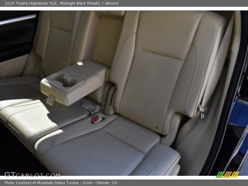 Midnight Black Metallic / Almond 2016 Toyota Highlander XLE