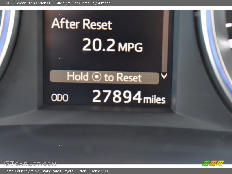 Midnight Black Metallic / Almond 2016 Toyota Highlander XLE