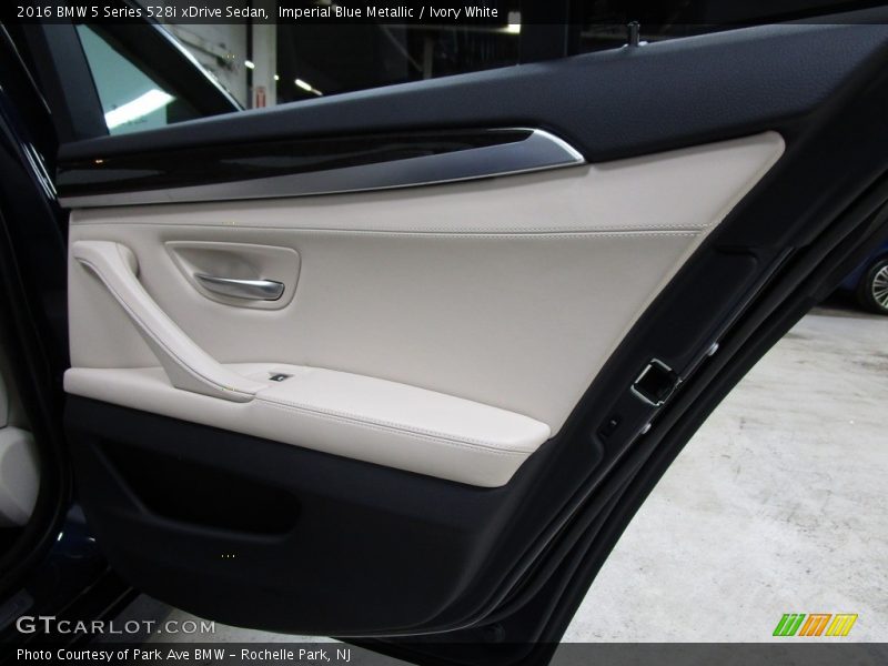 Imperial Blue Metallic / Ivory White 2016 BMW 5 Series 528i xDrive Sedan