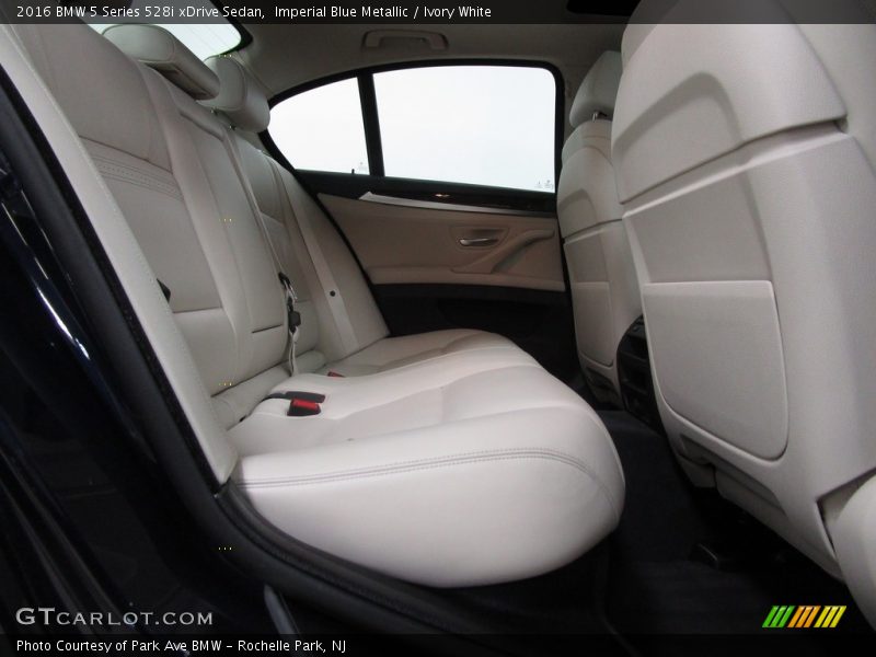 Imperial Blue Metallic / Ivory White 2016 BMW 5 Series 528i xDrive Sedan