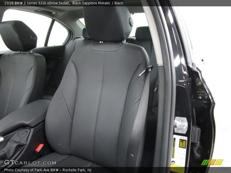 Black Sapphire Metallic / Black 2018 BMW 3 Series 320i xDrive Sedan