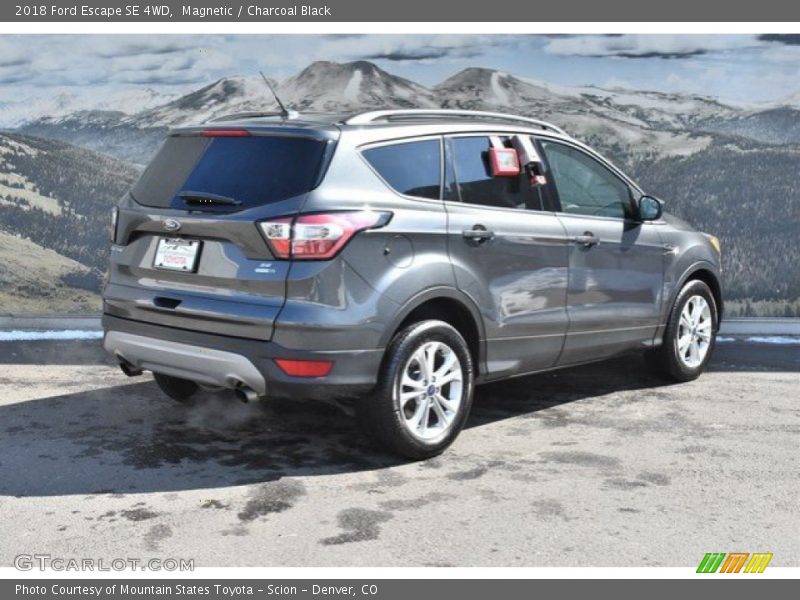 Magnetic / Charcoal Black 2018 Ford Escape SE 4WD