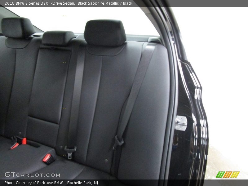 Black Sapphire Metallic / Black 2018 BMW 3 Series 320i xDrive Sedan
