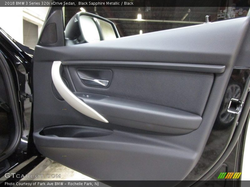 Black Sapphire Metallic / Black 2018 BMW 3 Series 320i xDrive Sedan