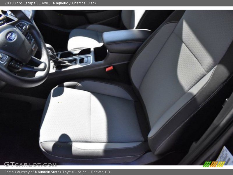 Magnetic / Charcoal Black 2018 Ford Escape SE 4WD
