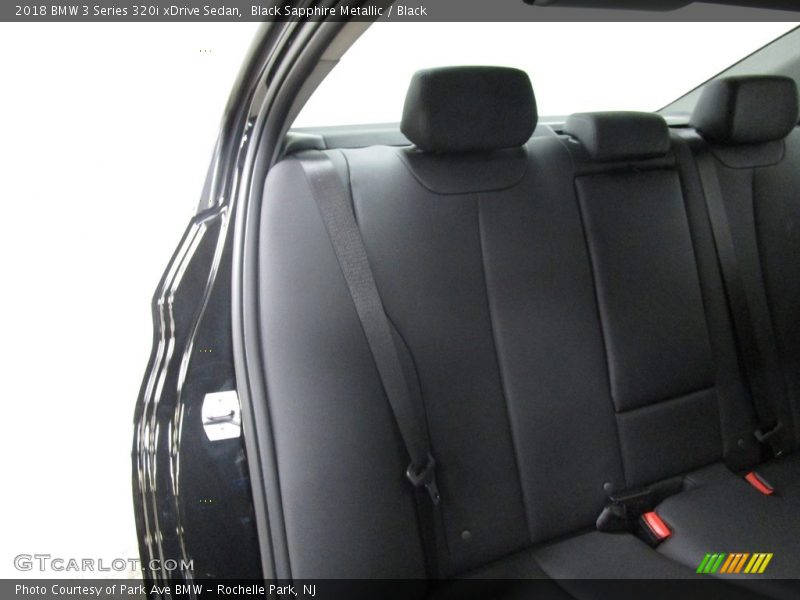 Black Sapphire Metallic / Black 2018 BMW 3 Series 320i xDrive Sedan