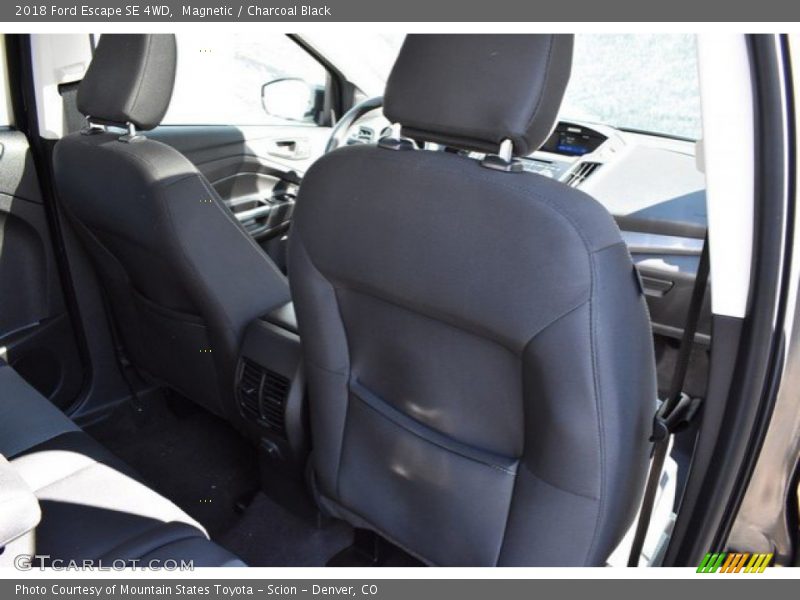 Magnetic / Charcoal Black 2018 Ford Escape SE 4WD