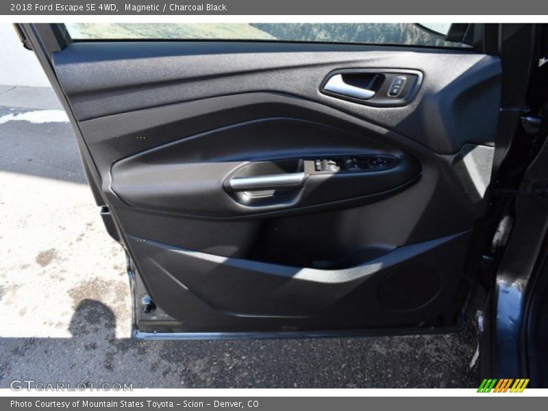 Magnetic / Charcoal Black 2018 Ford Escape SE 4WD