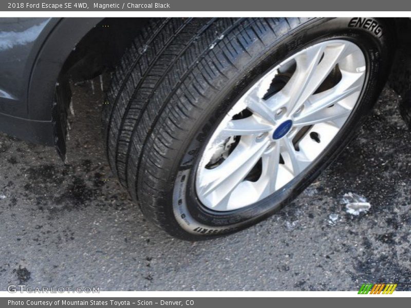 Magnetic / Charcoal Black 2018 Ford Escape SE 4WD