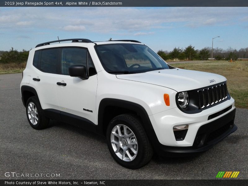 Front 3/4 View of 2019 Renegade Sport 4x4